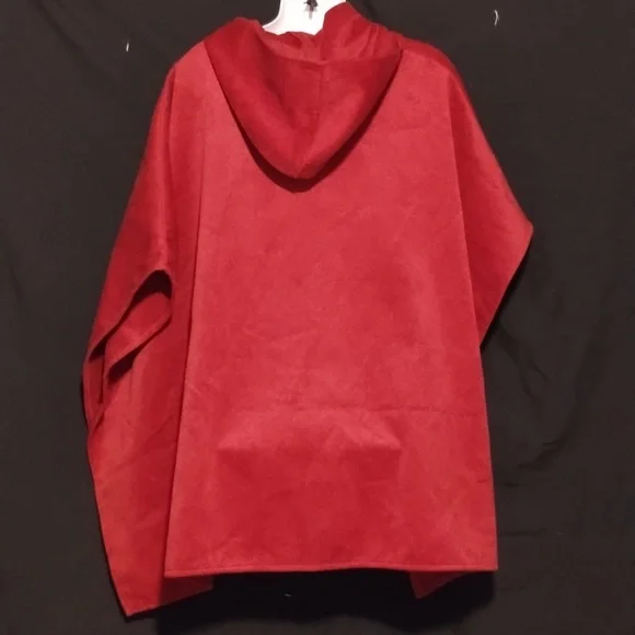 Red hooded cape - Picture 2 of 2
